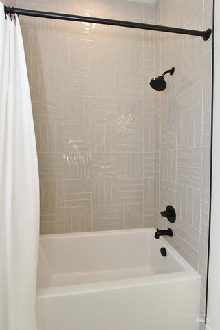 822 N Danville Ave, Eagle, ID 83616