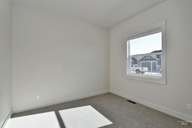 822 N Danville Ave, Eagle, ID 83616