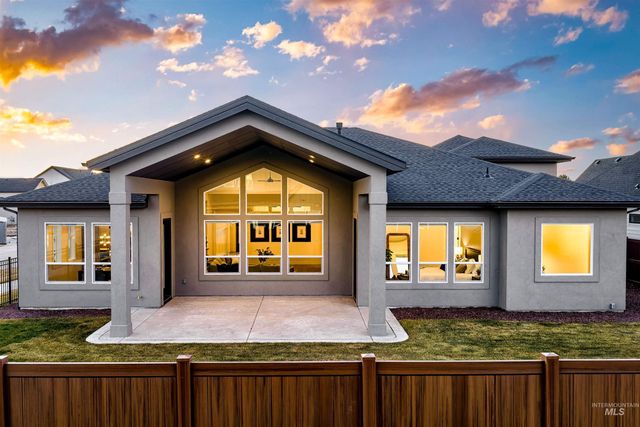 822 N Danville Ave, Eagle, ID 83616