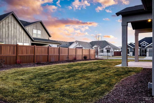 822 N Danville Ave, Eagle, ID 83616