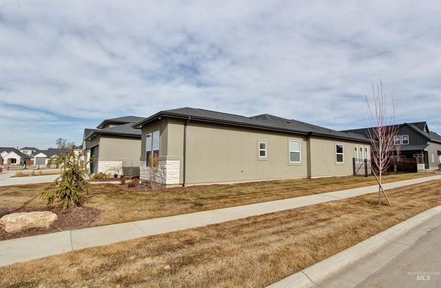 822 N Danville Ave, Eagle, ID 83616