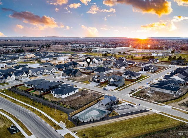 822 N Danville Ave, Eagle, ID 83616