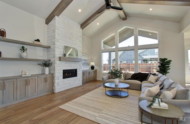 822 N Danville Ave, Eagle, ID 83616