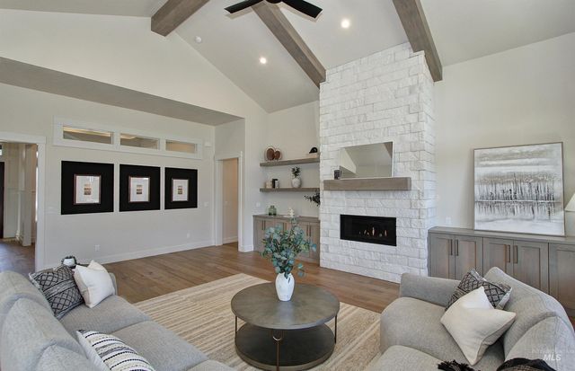 822 N Danville Ave, Eagle, ID 83616