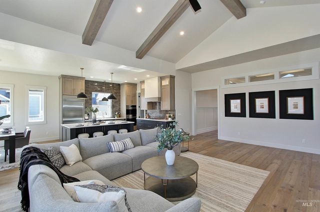 822 N Danville Ave, Eagle, ID 83616