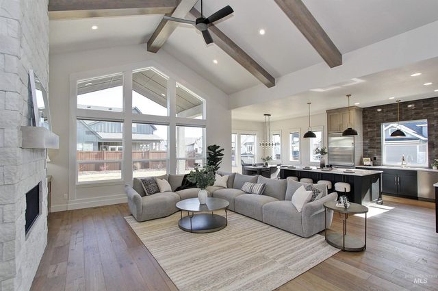 822 N Danville Ave, Eagle, ID 83616