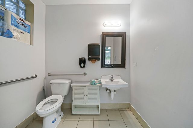 907 N DAMEN Avenue 101, Chicago, IL 60622