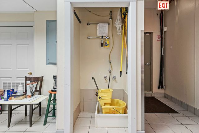 907 N DAMEN Avenue 101, Chicago, IL 60622