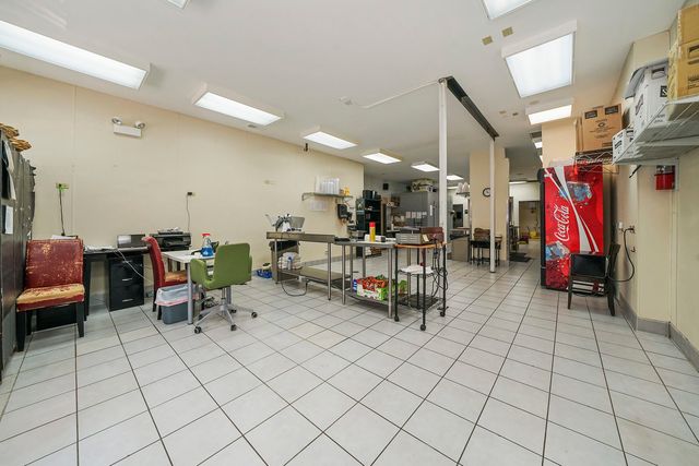 907 N DAMEN Avenue 101, Chicago, IL 60622