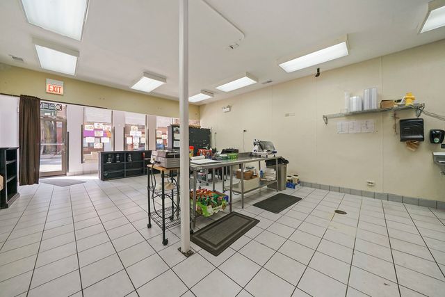 907 N DAMEN Avenue 101, Chicago, IL 60622