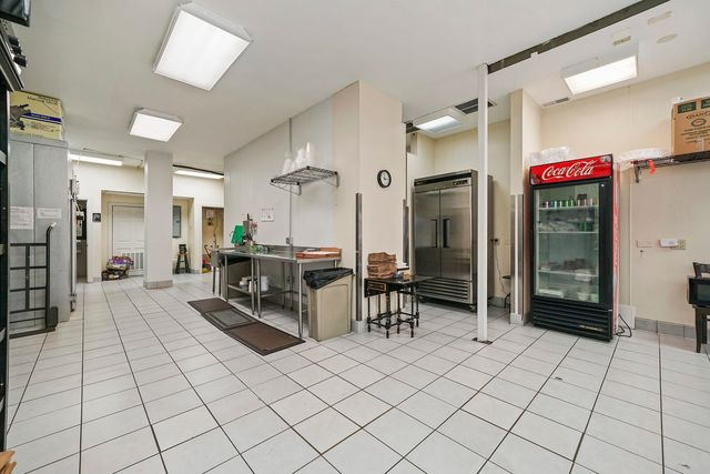 907 N DAMEN Avenue 101, Chicago, IL 60622