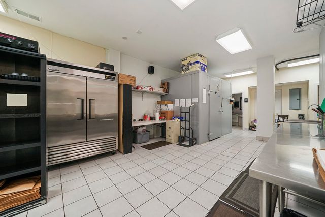 907 N DAMEN Avenue 101, Chicago, IL 60622