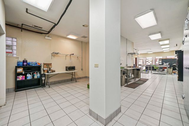 907 N DAMEN Avenue 101, Chicago, IL 60622