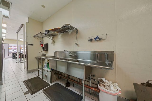 907 N DAMEN Avenue 101, Chicago, IL 60622