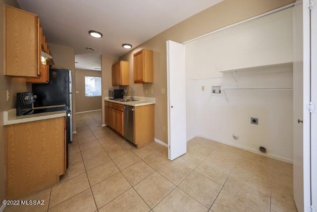 10041 E Paseo San Rosendo, Tucson, AZ 85747