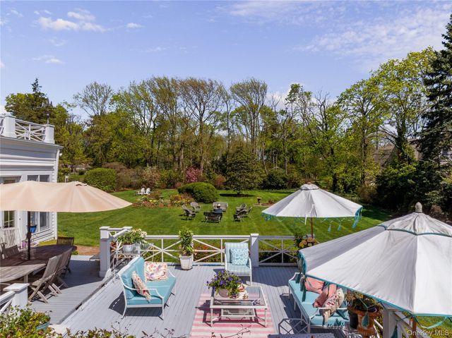 35 S Penataquit Avenue, Bay Shore, NY 11706