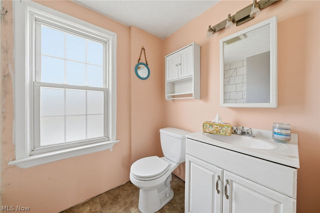 324 E 248th Street, Euclid, OH 44123