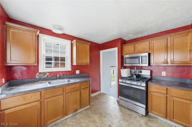 324 E 248th Street, Euclid, OH 44123