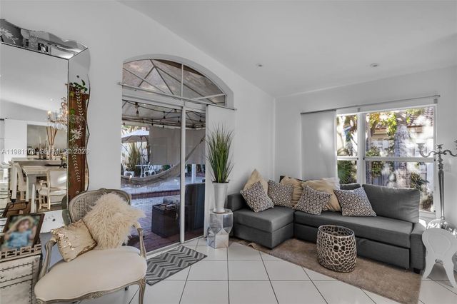 11262 NW 59th Ter, Doral, FL 33178