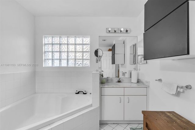 11262 NW 59th Ter, Doral, FL 33178