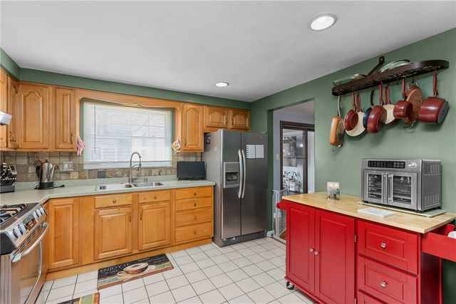 716 Redstone Drive, Shaler, PA 15101