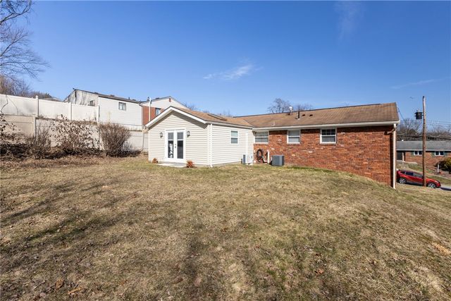 716 Redstone Drive, Shaler, PA 15101