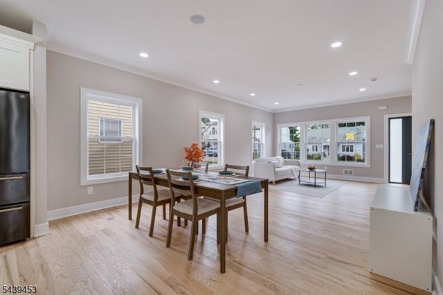 55 Long Hill Dr, Clifton City, NJ 07013