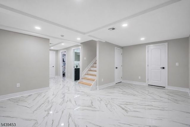 55 Long Hill Dr, Clifton City, NJ 07013