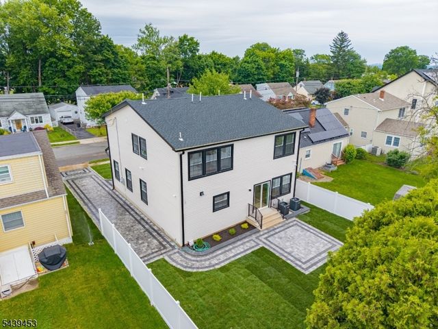 55 Long Hill Dr, Clifton City, NJ 07013