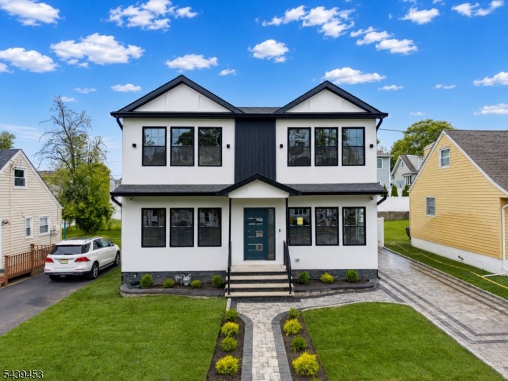 55 Long Hill Dr, Clifton City, NJ 07013