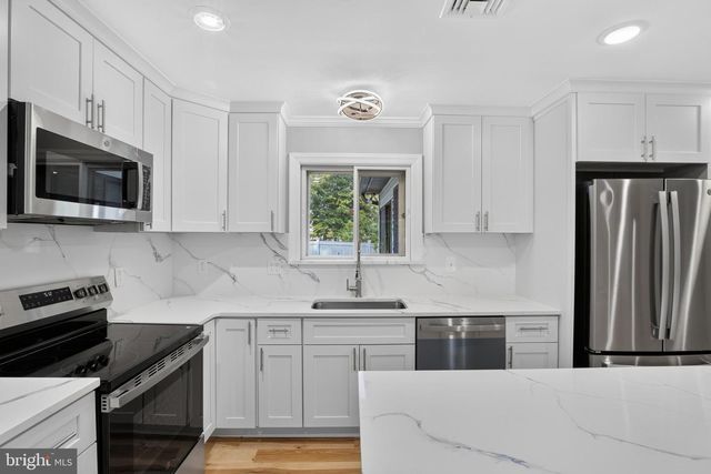 1 SUMMIT AVE, Chadds Ford, PA 19317