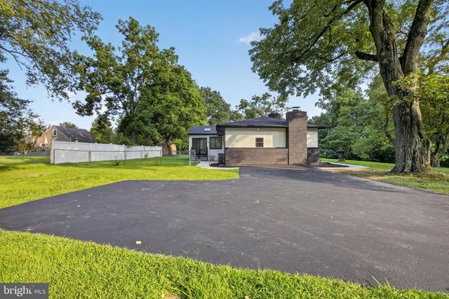 1 SUMMIT AVE, Chadds Ford, PA 19317