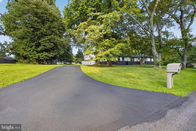 1 SUMMIT AVE, Chadds Ford, PA 19317
