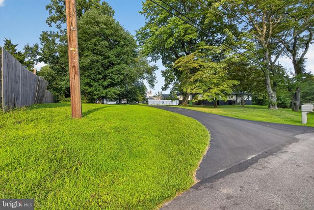 1 SUMMIT AVE, Chadds Ford, PA 19317