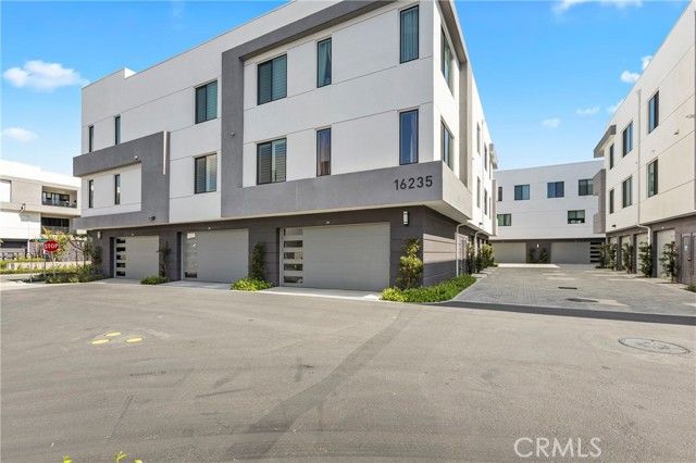 16235 Dawn Way 201, Tustin, CA 92782