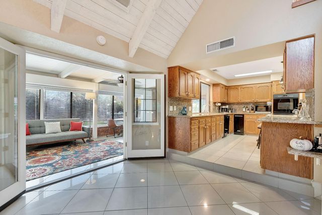 327 E Audubon Drive, Fresno, CA 93720