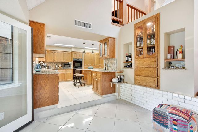 327 E Audubon Drive, Fresno, CA 93720