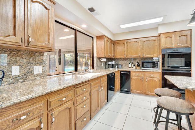 327 E Audubon Drive, Fresno, CA 93720