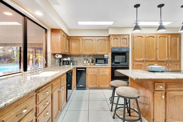 327 E Audubon Drive, Fresno, CA 93720