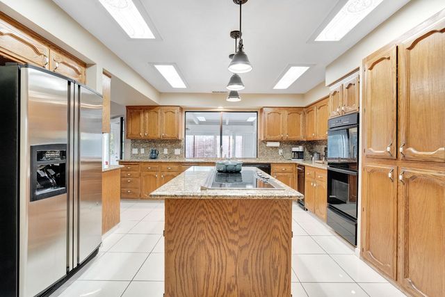 327 E Audubon Drive, Fresno, CA 93720