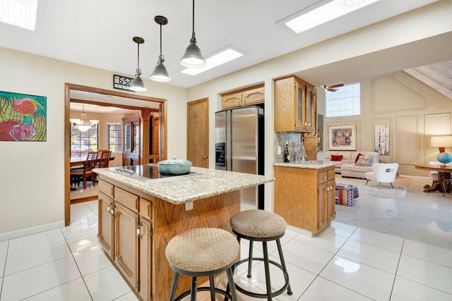 327 E Audubon Drive, Fresno, CA 93720