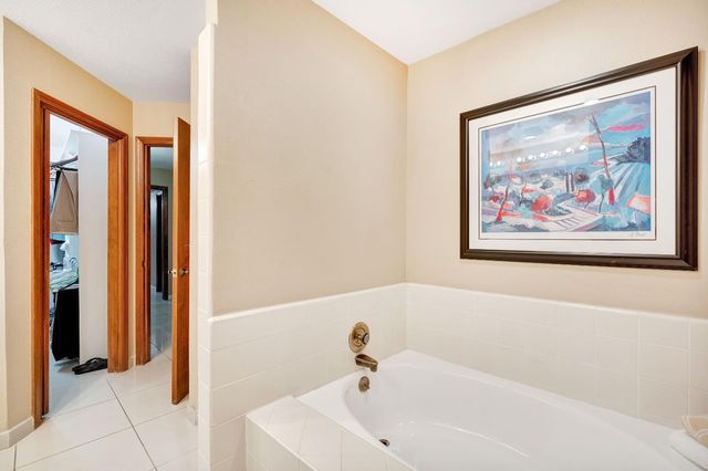 327 E Audubon Drive, Fresno, CA 93720