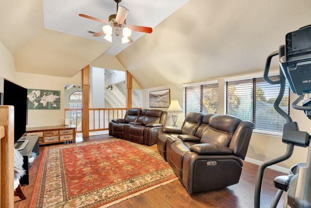 327 E Audubon Drive, Fresno, CA 93720