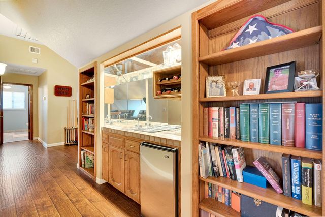 327 E Audubon Drive, Fresno, CA 93720