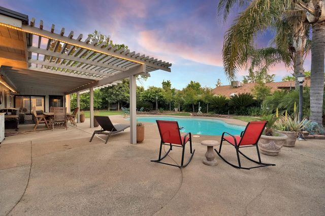 327 E Audubon Drive, Fresno, CA 93720