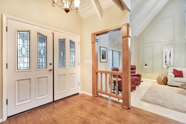 327 E Audubon Drive, Fresno, CA 93720