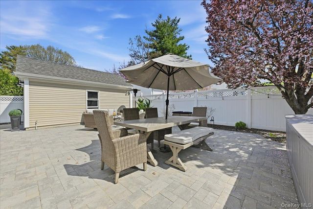 130 Wellington Road, Mineola, NY 11501