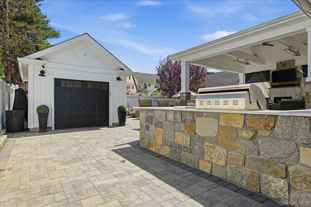 130 Wellington Road, Mineola, NY 11501