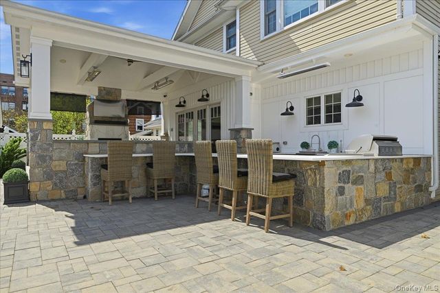 130 Wellington Road, Mineola, NY 11501