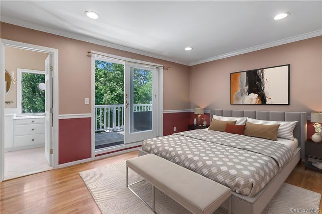 21 Martha Court, Centerport, NY 11721